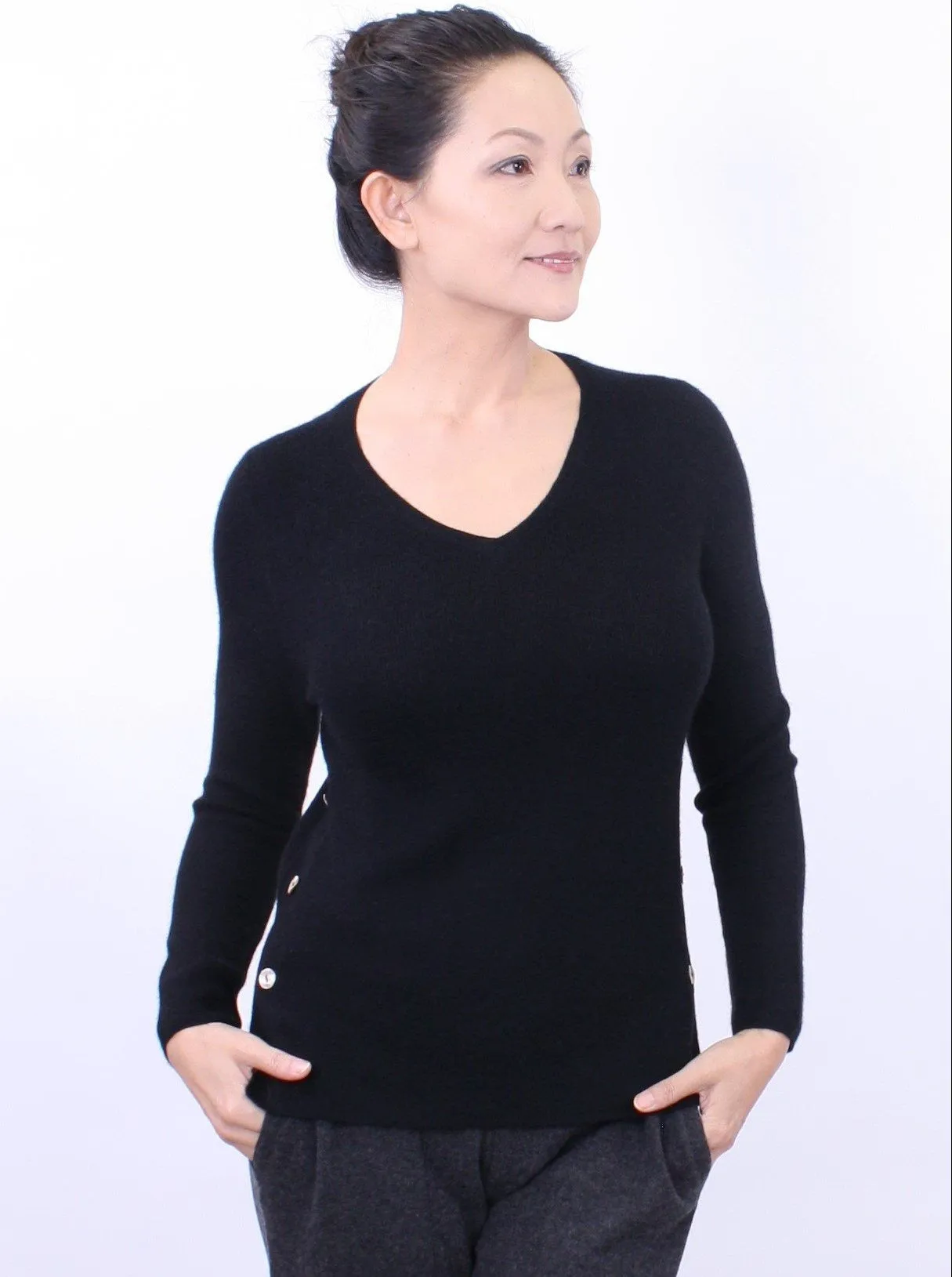 Button Accent V Neck in Cashmere/Silk Blend