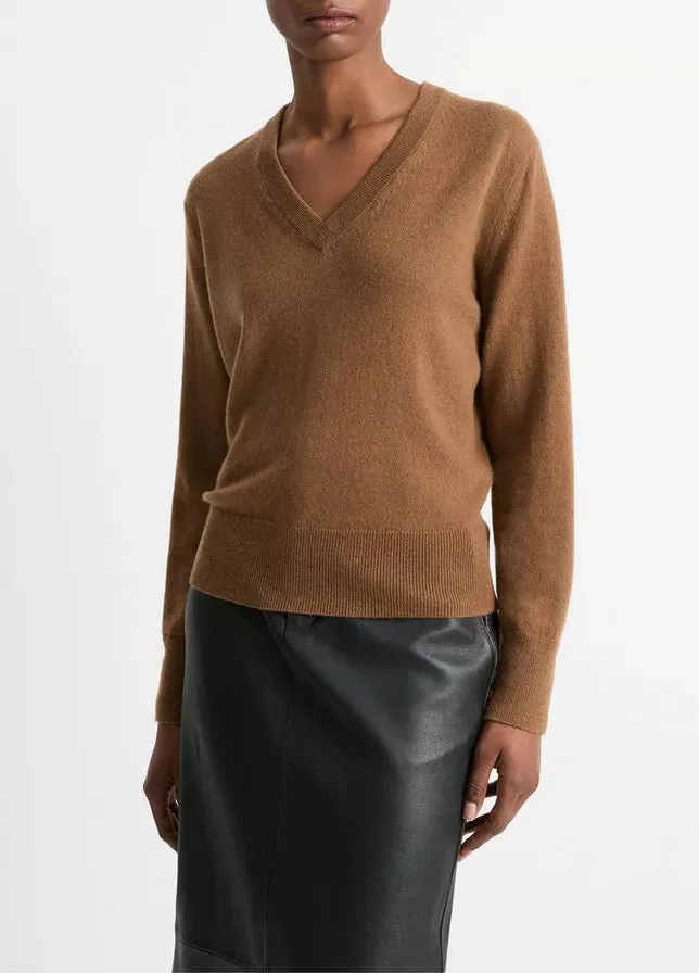 Casual Cashmere V-Neck in Almond